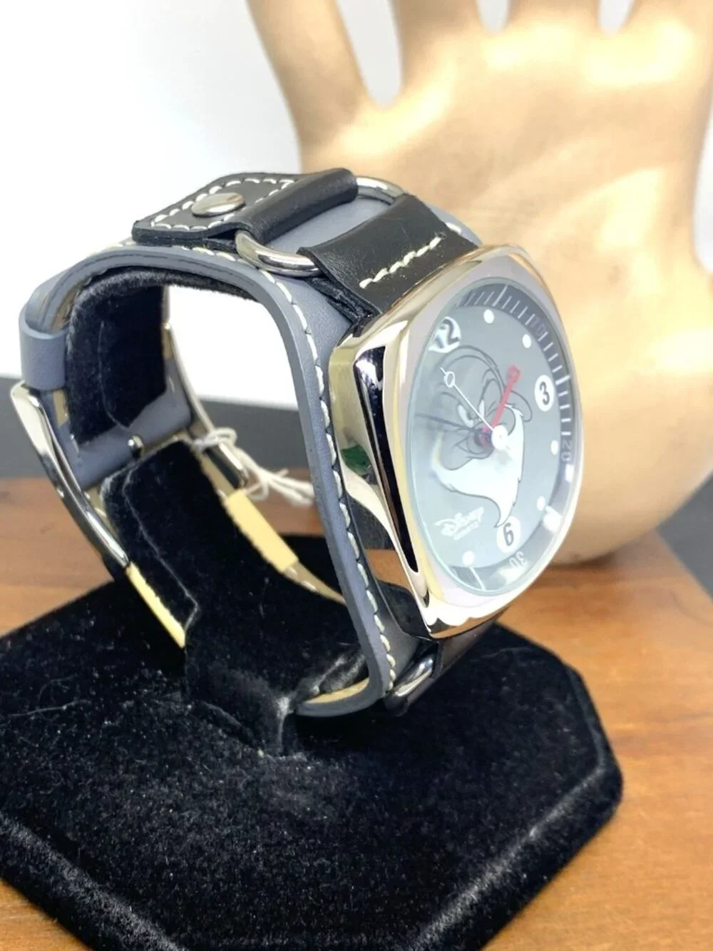 Disney men watch